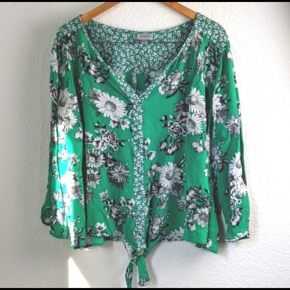 Avenue Green Floral Flowy Top Front Tie sz 22/24 - Picture 2 of 7